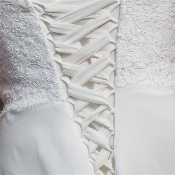 💍HP🔥 Chiffon Flowy Lace Back Wedding Gown, 2-26W - Picture 4 of 8